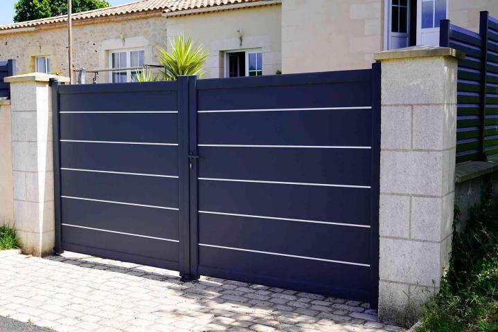 Fourniture de portes d'entrée sur mesure Vaucluse